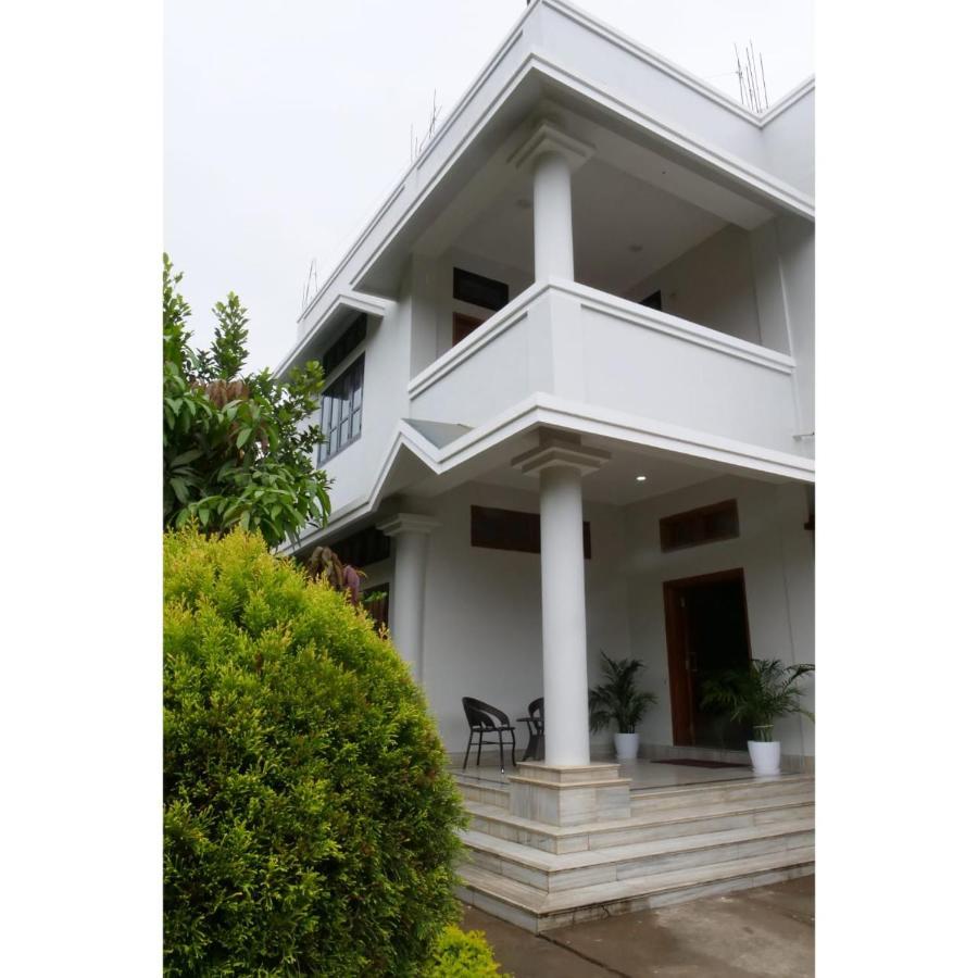 Joy'S Bnb Imphal Esterno foto