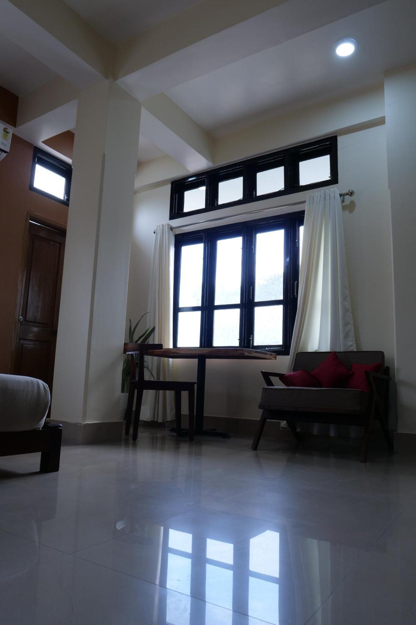 Joy'S Bnb Imphal Esterno foto